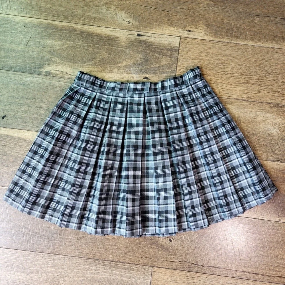 Cali 1850 Los Angeles Plaid Pleated Mini Skirt Black White Schoolgirl Womens M
